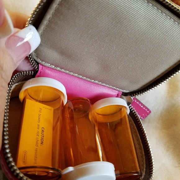 🍃MINT🍃🖤RARE🖤Coach2 Pill Case - Picture 4 of 8